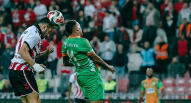 Samsunspor ve Alanyaspor Sahadan 1–1 Beraberlikle Ayrıldı