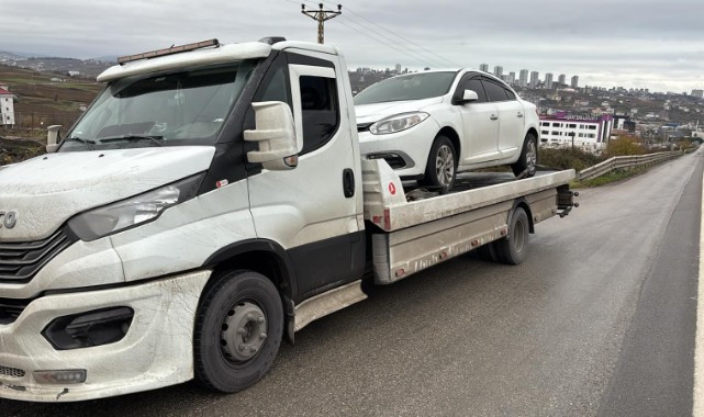 Uyuşturucuyu Oto Kurtarıcıyla Taşıdılar, Samsun'da Yakalandılar