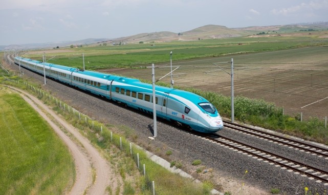 Ara Tatilde YHT ve Tren Seferlerine Ek Kapasite