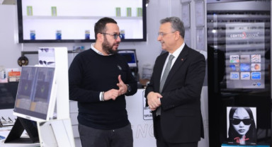 Başkan İhsan Kurnaz İstiklal Caddesi’nde Esnaf Ziyaretinde