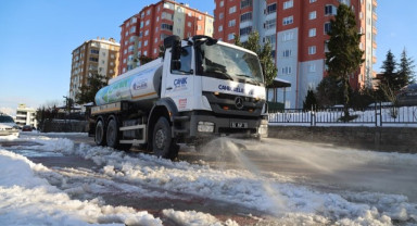 Canik'te Karla Etkin Mücadele: Solüsyon ve Tuzlama Çalışmaları Son Hız
