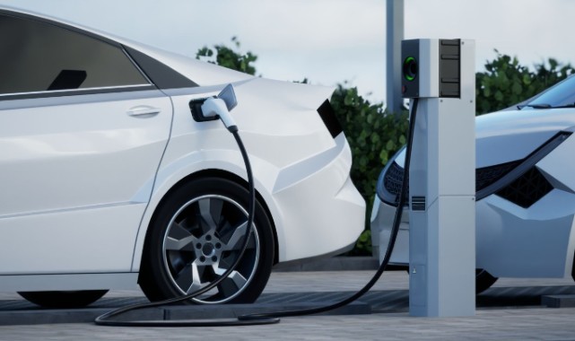 Elektrikli Otomobiller Trafikte Rekor Artış Gösterdi