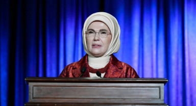 Emine Erdoğan’dan Öğrencilere Yarıyıl Tatili Tebriği