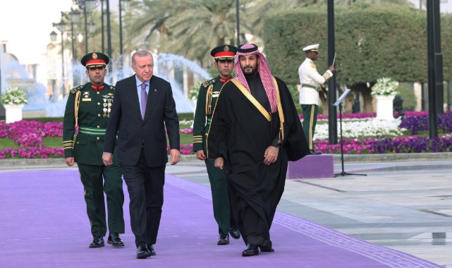 Cumhurbaşkanı Erdoğan ile Muhammed bin Selman Riyad’da Bir Araya Geldi