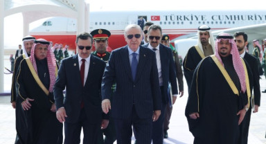 Cumhurbaşkanı Erdoğan Suudi Arabistan’a Geldi, Riyad’da Resmi Temaslara Başladı