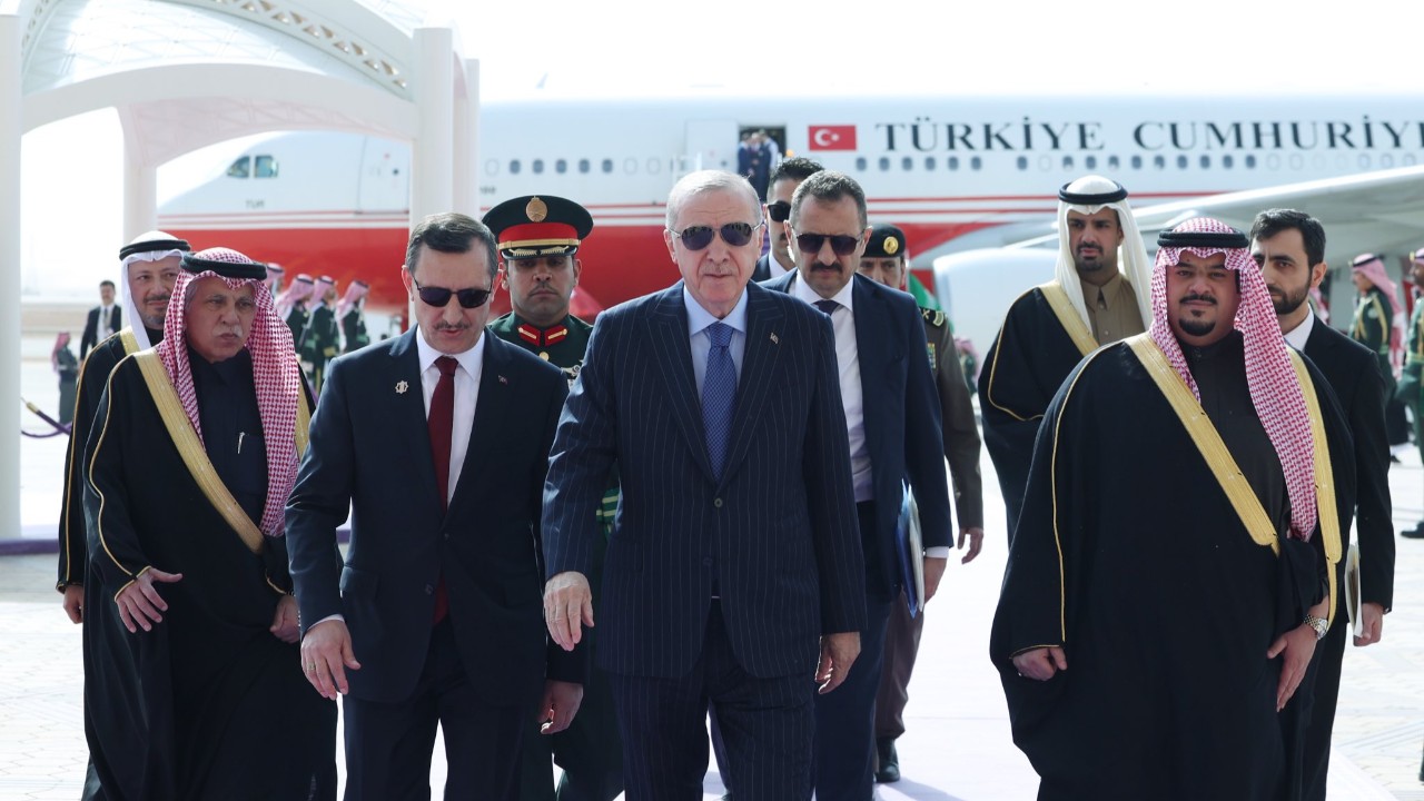 Cumhurbaşkanı Erdoğan Suudi Arabistan’a Geldi, Riyad’da Resmi Temaslara Başladı