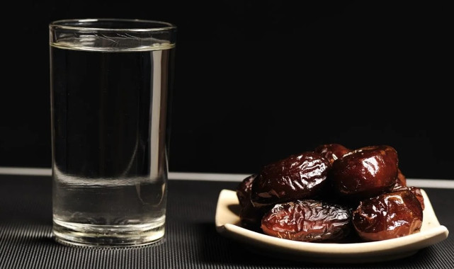 On Bir Ayın Sultanı Başlıyor: İlk Günün Sahur ve İftar Saatleri Belli Oldu