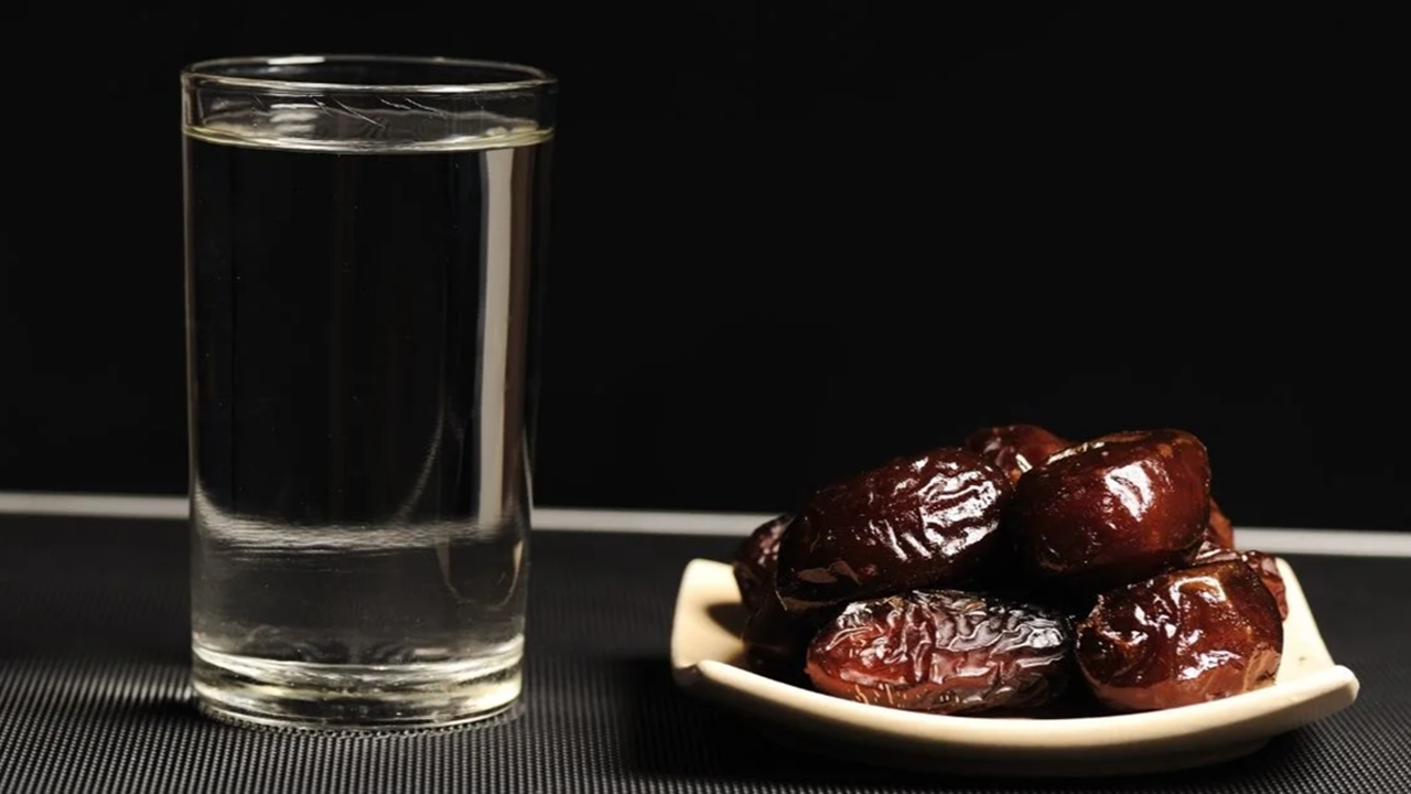 On Bir Ayın Sultanı Başlıyor: İlk Günün Sahur ve İftar Saatleri Belli Oldu