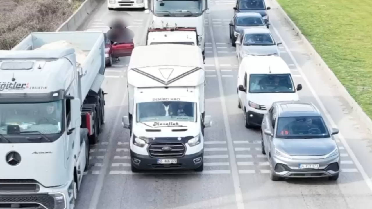 Samsun’da Kırmızı Işıkta Sürücü Değişikliği Dron Kamerasına Takıldı