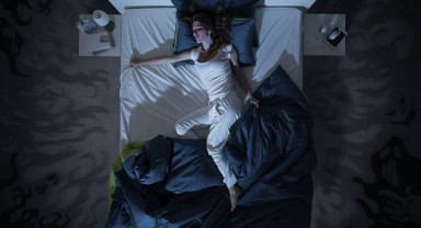 Uzman Uyardı: Gece Terlemesi Basit Bir Durum Olarak Görülmemeli