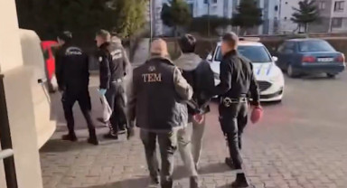 38 İldeki FETÖ Operasyonlarında 298 Şüpheli Yakalandı, 182'si Tutuklandı