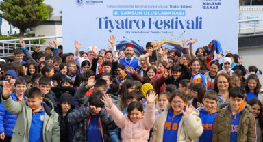 8. Samsun Uluslararası Tiyatro Festivali “İbiş İşte” Oyunu ile Başladı