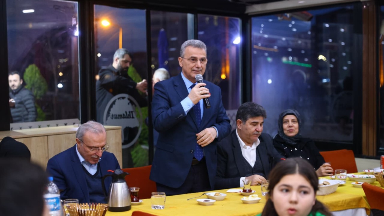 İlkadım Belediye Başkanı İhsan Kurnaz, Meclis Üyeleriyle İftar Yemeğinde Buluştu