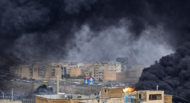 İsrail, Trump’ın Ertelemesinin Ardından Tahran’a Hava Saldırısı Başlattı