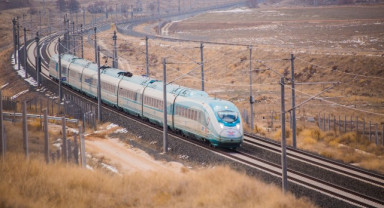 Yüksek Hızlı Trenlerde Bayram Yoğunluğu: Ek Sefer ve Kapasite Artışı