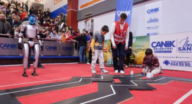 Canik'te Nefesleri Kesen Yarışma: CANİKMAN Gençlerle Buluştu