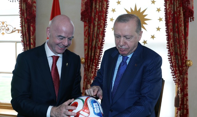 Cumhurbaşkanı Erdoğan, FIFA Başkanı Infantino’yu İstanbul’da Kabul Etti