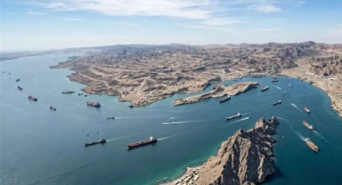 Hürmüz Boğazı'nda Üç Konteyner Gemisine Silahlı Saldırı 