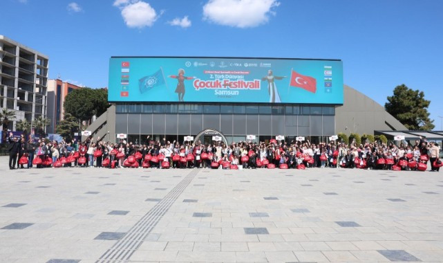Samsun’da Türk Dünyası Çocuk Festivali Coşkusu: 23 Nisan Renkli Görüntülere Sahne Oldu