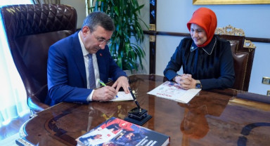 Cevdet Yılmaz'dan Kızılay'a Kurban Bağışı