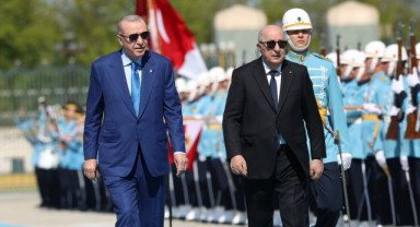 Cumhurbaşkanı Erdoğan, Cezayir Cumhurbaşkanı Tebbun’u Resmi Törenle Karşıladı