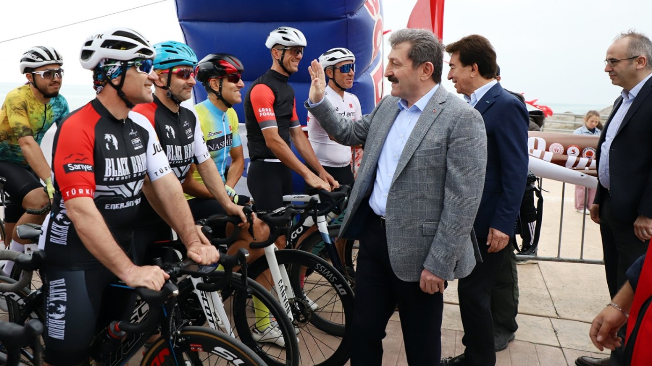 Samsun’da Gençlik ve Spor Yatırımları Hız Kesmeden Sürüyor