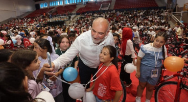 Canik'te Camiler Çocuklarla, Çocuklar Hediyelerle Buluşuyor