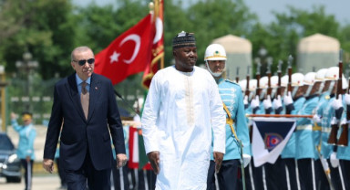 Cumhurbaşkanı Erdoğan, Nijer Cumhurbaşkanı Tchiani'yi Resmî Törenle Karşıladı