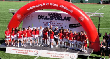 Samsunlu Kız Futbolcular Türkiye İkincisi Oldu