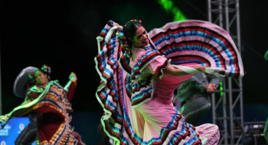 36. Uluslararası Samsun Halk Oyunları Festivali Başladı