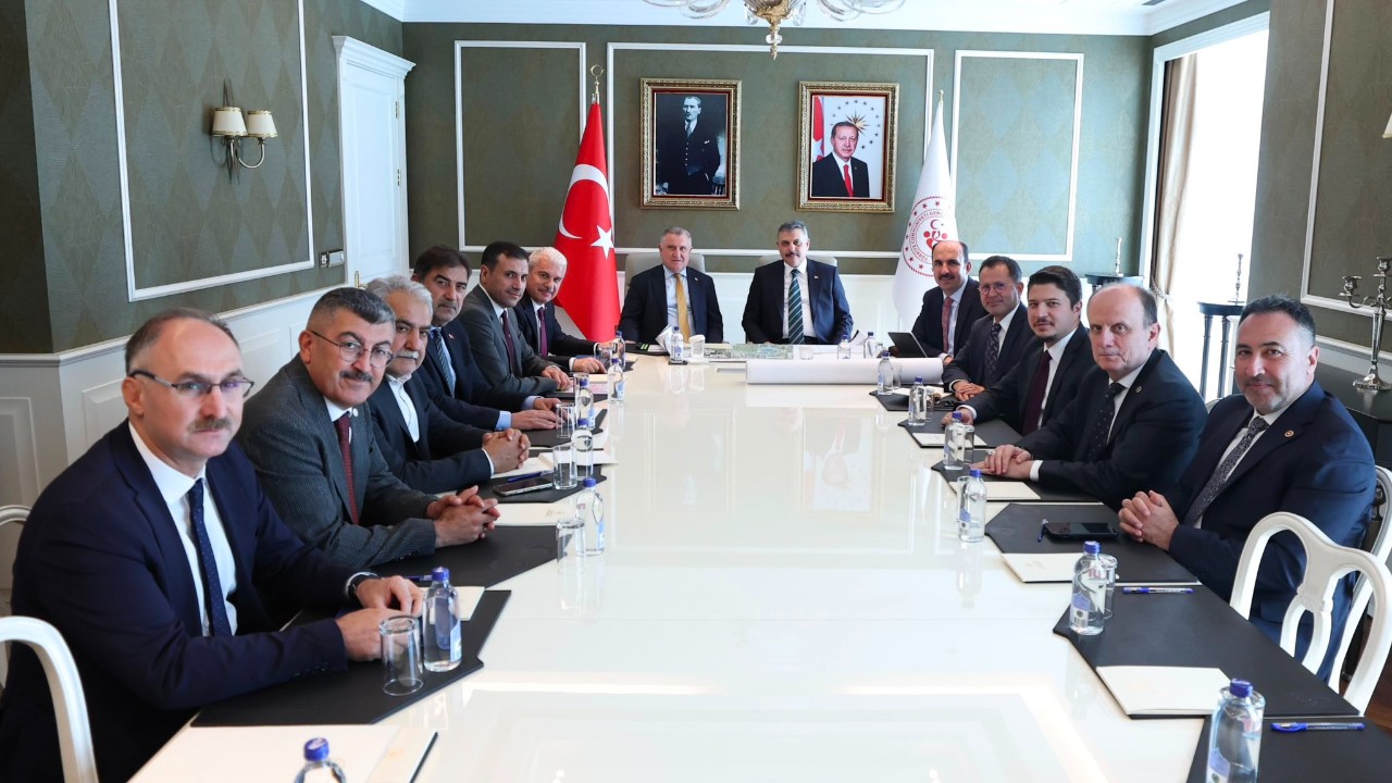 Bakan Bak, İçişleri Bakanı Çiftçi ile Konya'nın Spor Yatırımlarını Görüştü