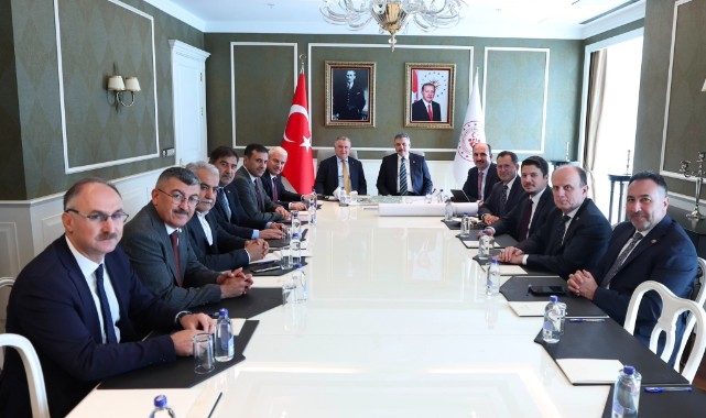 Bakan Bak, İçişleri Bakanı Çiftçi ile Konya'nın Spor Yatırımlarını Görüştü