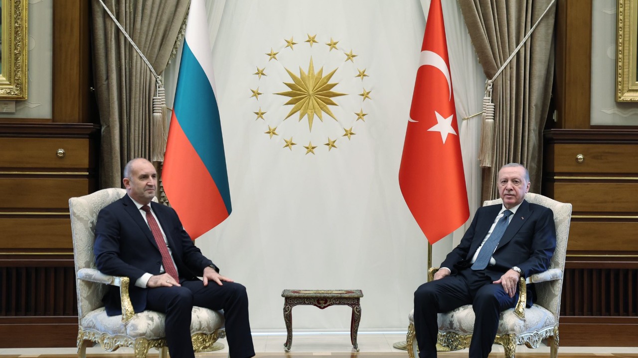 Cumhurbaşkanı Erdoğan, NATO Zirvesi Kapsamında İlk Temasını Bulgaristan Cumhurbaşkanı Radev İle Gerçekleştirdi