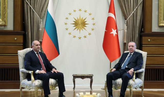 Cumhurbaşkanı Erdoğan, NATO Zirvesi Kapsamında İlk Temasını Bulgaristan Cumhurbaşkanı Radev İle Gerçekleştirdi