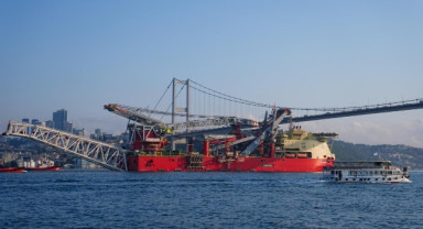 Doğal Gaz Boru Hattı Platformu İstanbul Boğazı'ndan Geçti